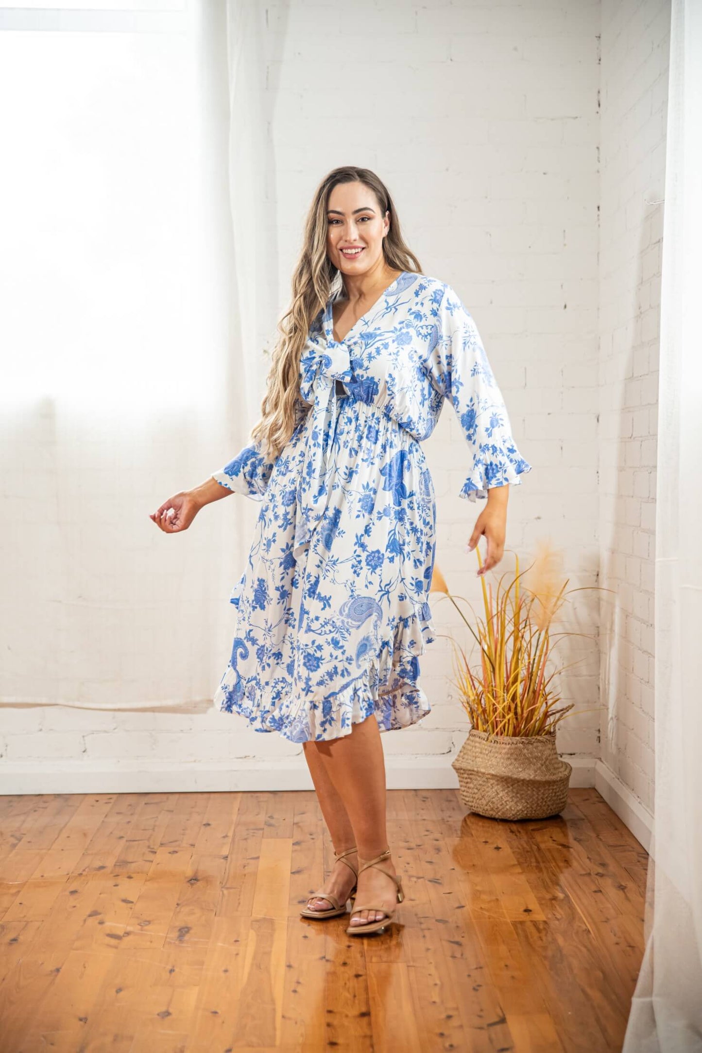 Arielle Tie Front Midi Dress in Paisley